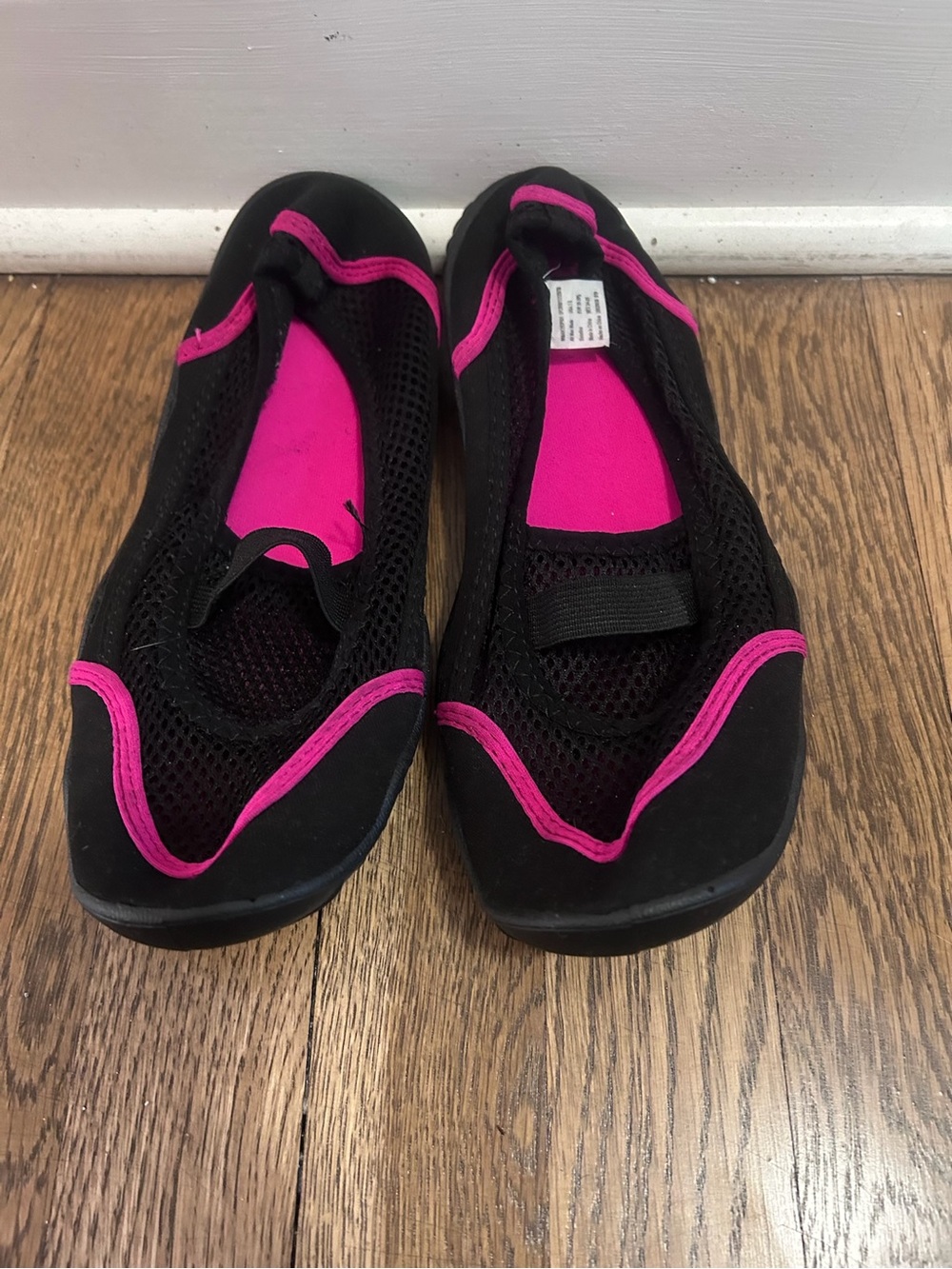 Women's Sz 7/8 Black & Pink Water Shoes Beach Summer Vacation Resort Waterproof